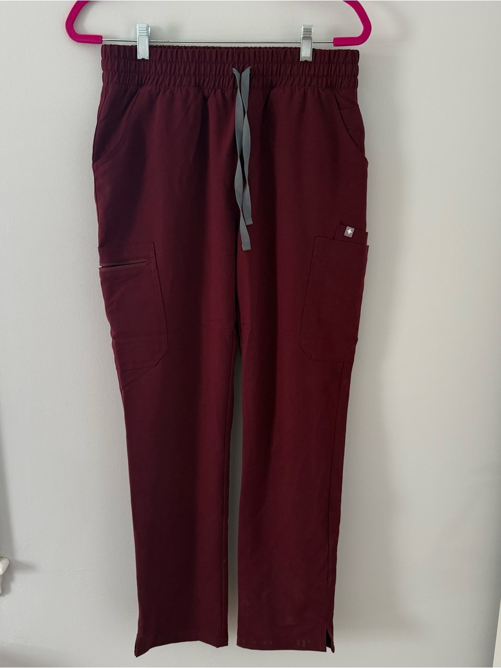Figs Straight-Leg Scrub Pants in Burgundy